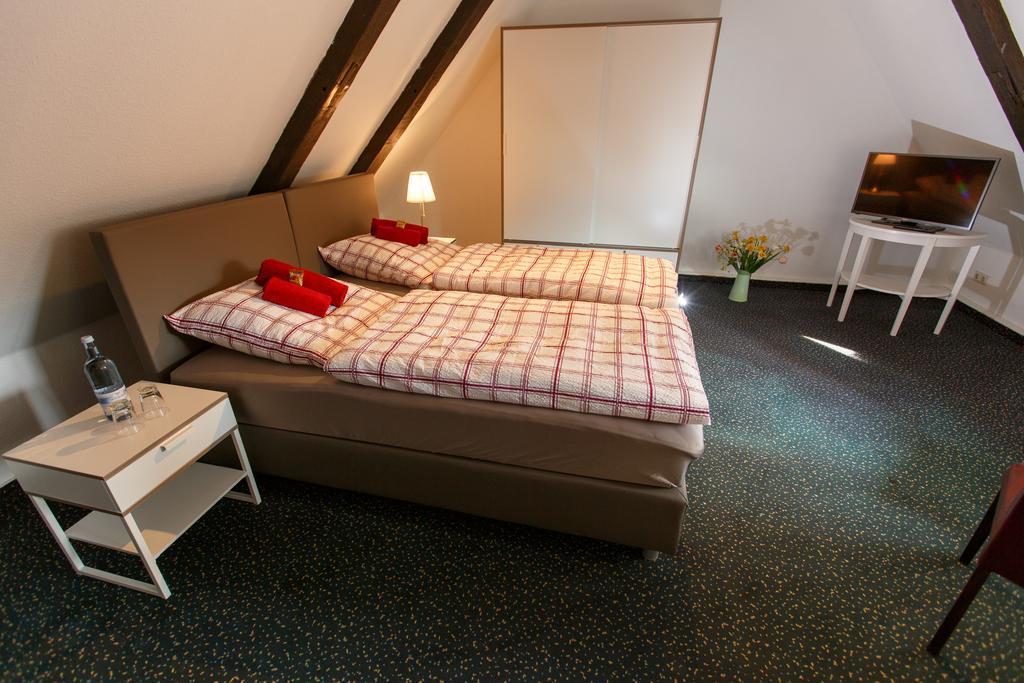 Pension Altes Burghotel Neustadt-Glewe Exterior foto