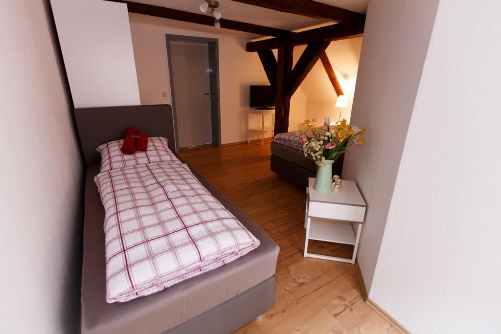 Pension Altes Burghotel Neustadt-Glewe Quarto foto